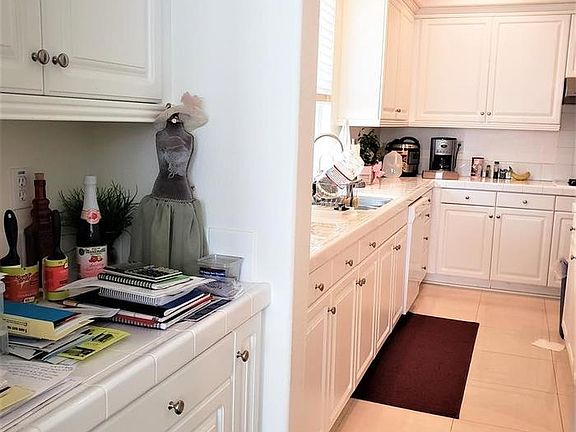3rd image of 8066 Holland Park St
