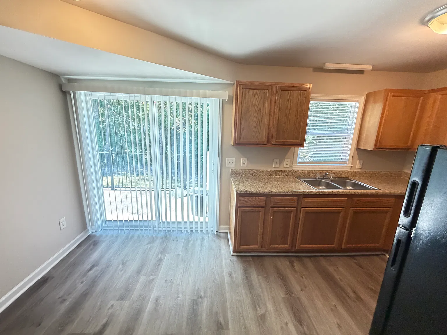 2 bed, 900 sqft, $1,000 — Photo 4