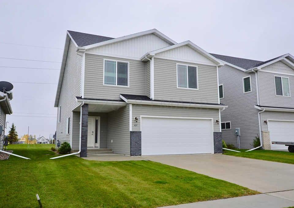 1st image of 437 Foxtail Dr E