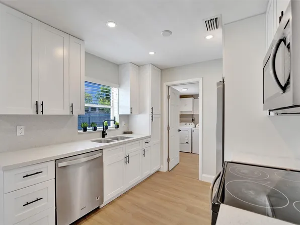 421 NW 39th Avenue, Lauderhill, FL 33311