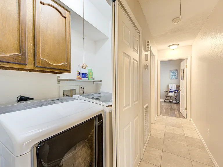 5950 Arncliffe Dr — Photo 17