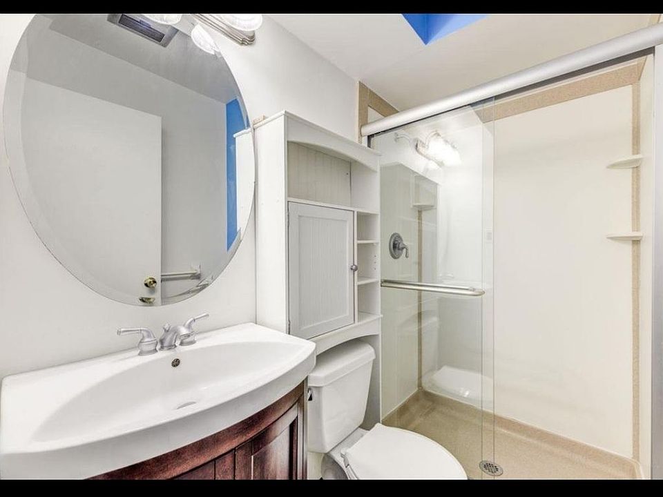 1st image of 131 Portico Dr