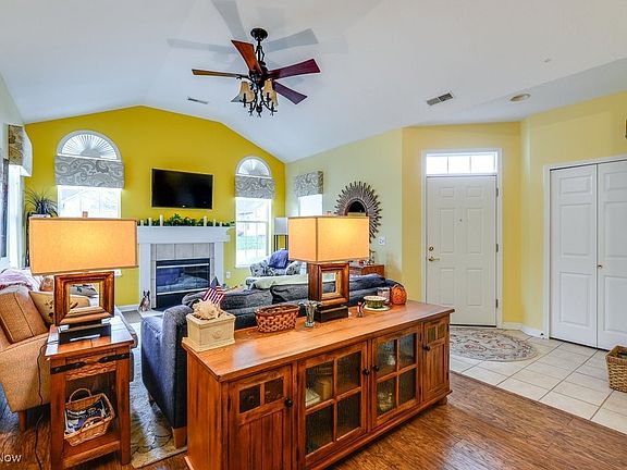 5th image of 581 Crossings Cir