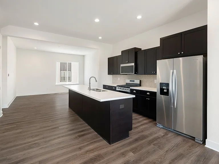 5112 Ward Rd — Photo 7