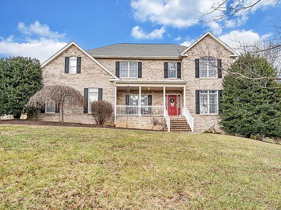 5th image of 185 Walnut Manor Dr