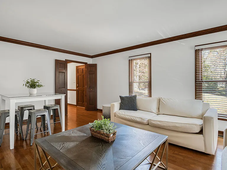 9621 Peppertree Dr — Photo 12