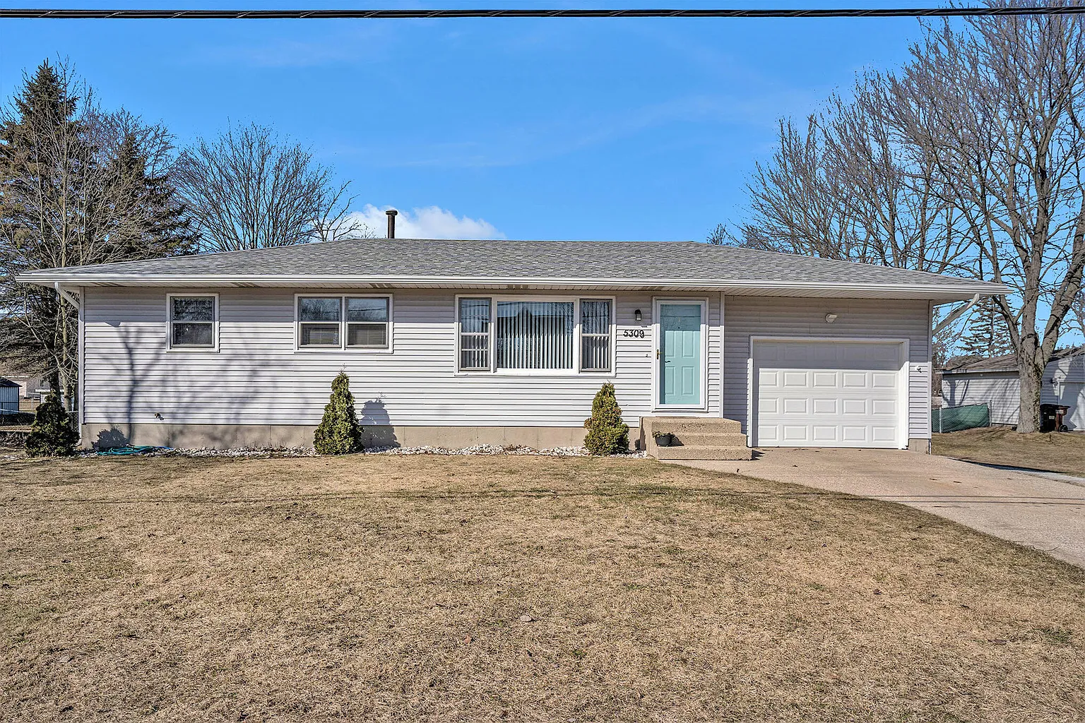 5309 Davis Rd photo 1