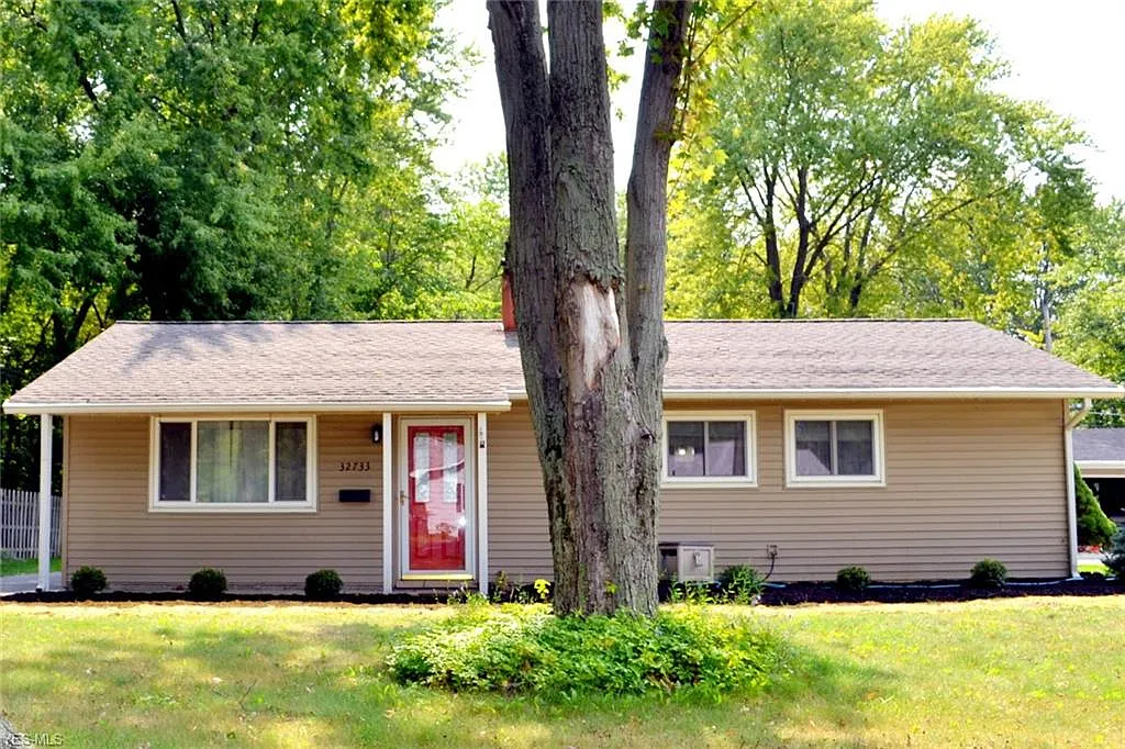 32733 Belle Rd photo 1
