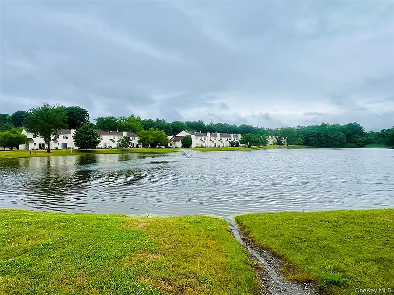 49 Woodlake Dr — Photo 23