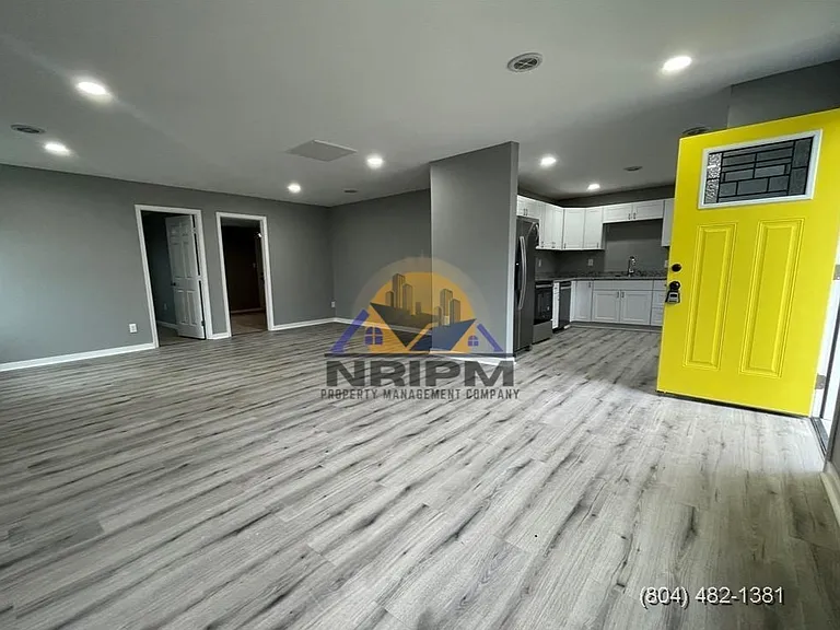 2117 Wood St — Photo 8