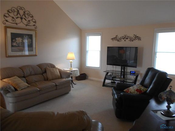 5th image of 26416 Whitewater Dr
