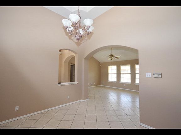 4th image of 2505 Yucca Ave