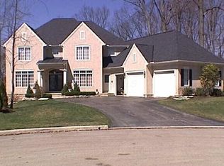 5598 Twin Lakes Ct, Westerville, OH 43082