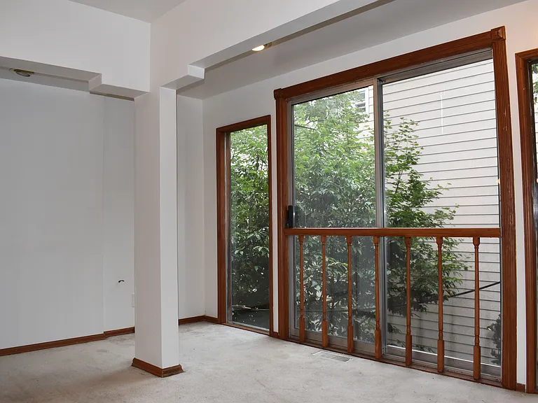 905 15th Ave #2 — Photo 5
