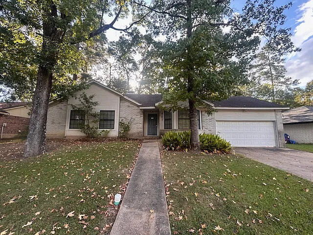 3 bed, 2.0 bath, 1689 sqft, $1,300 — Photo 1