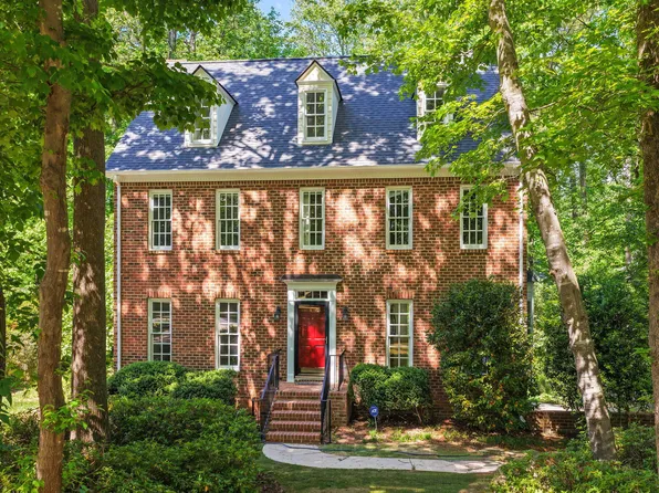 107 Thornewood Dr, Cary, NC 27518