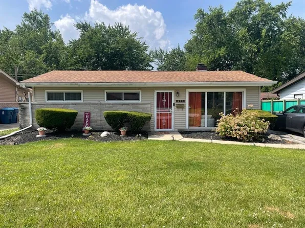 671 River Dr, Calumet City, IL 60409