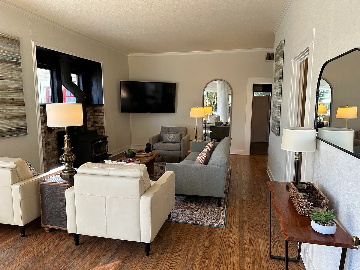 Livingroom - Cordelia Rd