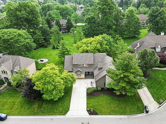 2nd image of 6239 Inverurie Dr W