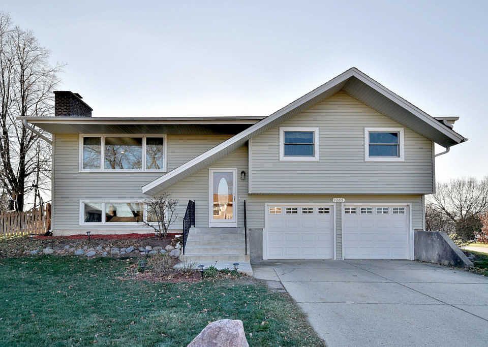 1st image of 1085 Oakwood Ct
