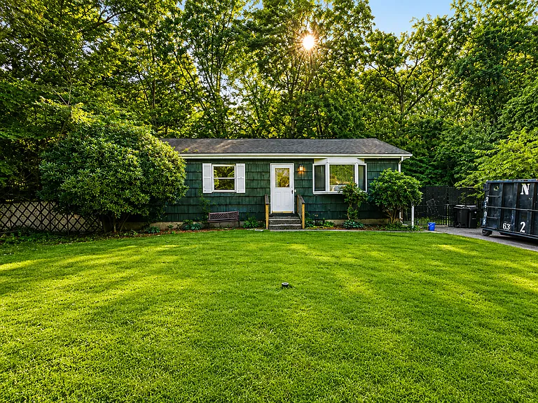 48 W Bartlett Rd — Photo 18