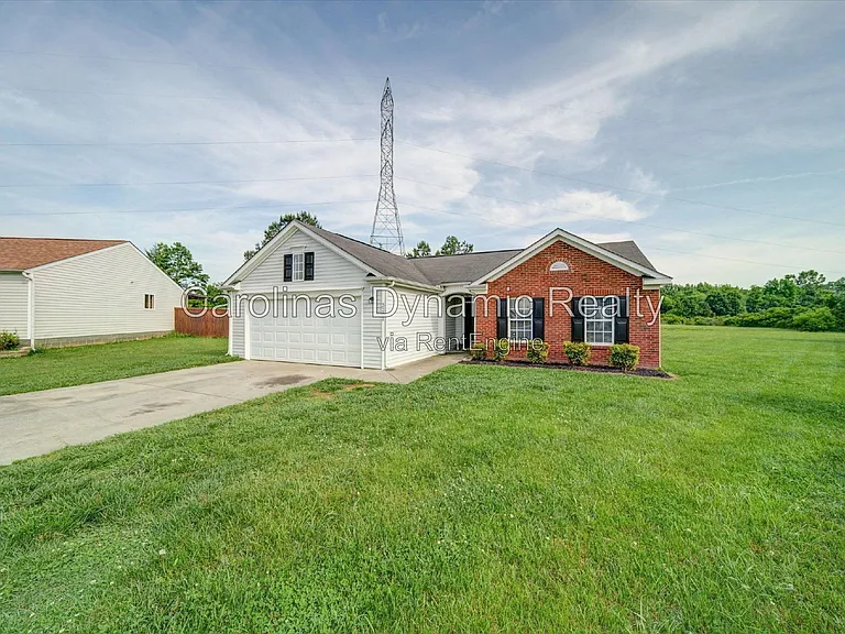 3702 Cardinal Bluff Ln — Photo 2
