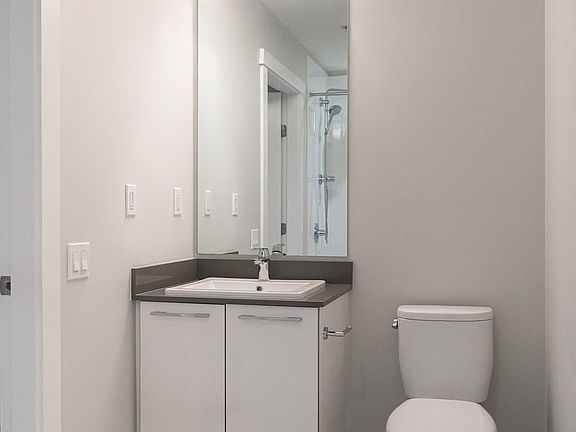 5th image of 2670 E Library Ln #506