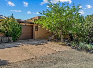 353 Calle Loma Norte, Santa Fe, NM 87501