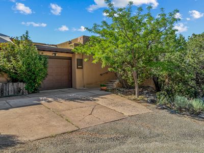353 Calle Loma Norte, Santa Fe, NM, 87501