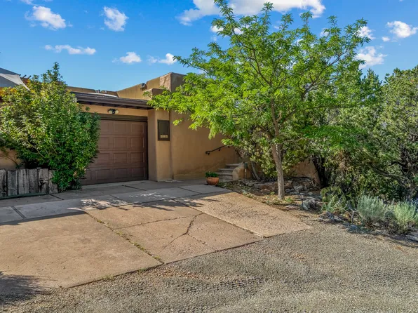 353 Calle Loma Norte, Santa Fe, NM 87501
