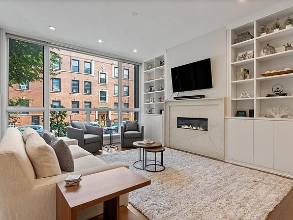 4th image of 1205 W Montana St #1W