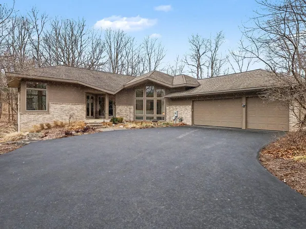 5583 Great Hawk Cir, Ann Arbor, MI 48105