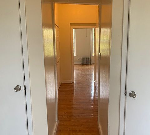 2nd image of 467 Putnam Ave APT 2