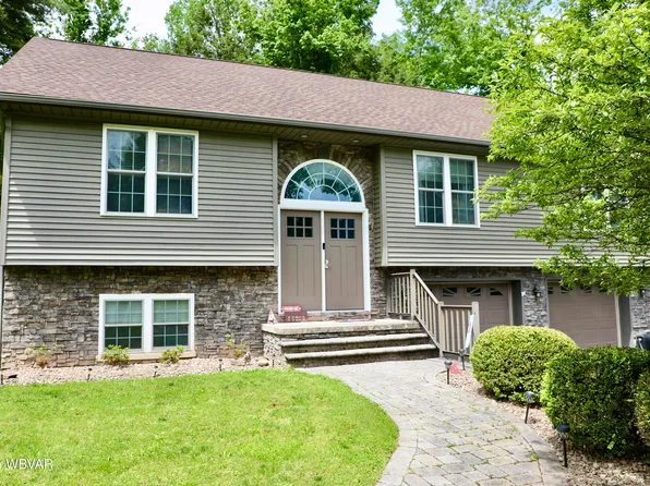 82 Woodside Cir, Jersey Shore, PA 17740