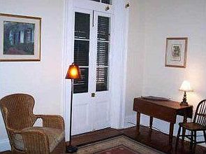 3rd image of 407 Burgundy St APT 2