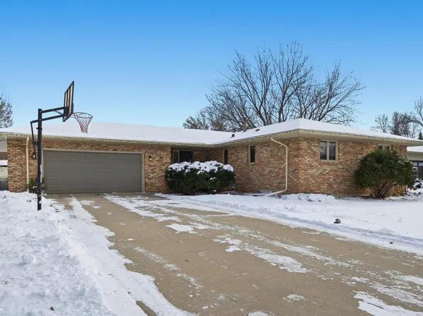 3608 Kennedy St S, Fargo, ND 58104