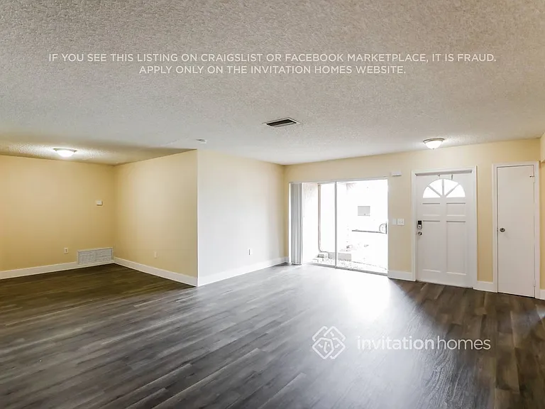 11860 NW 29th Pl — Photo 4