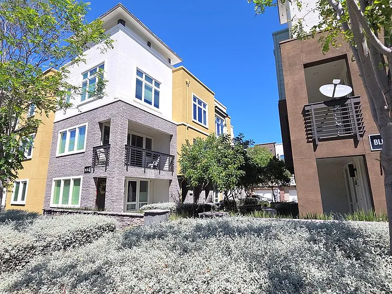 5577 Apex Dr — Photo 1