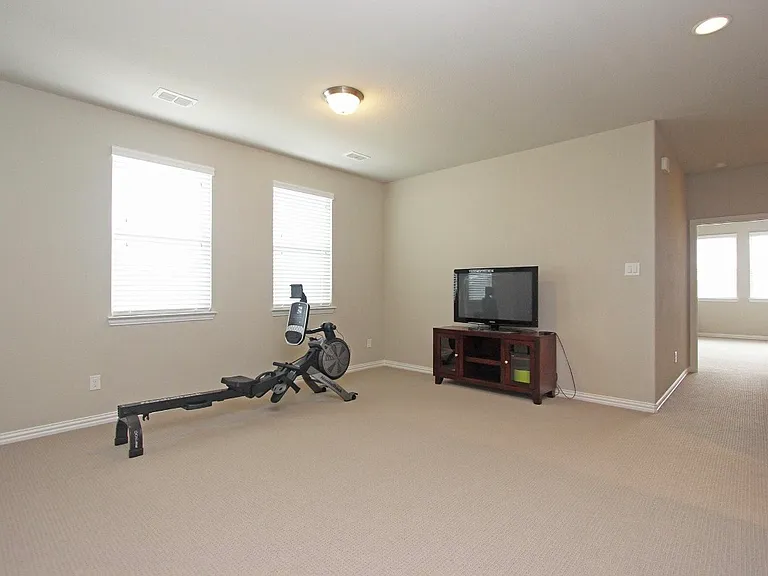 600 Ansley Way — Photo 18
