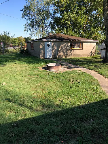 1203 Benton Ave Photo 1