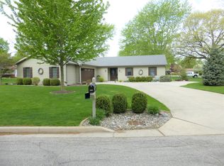 602 Woodview Dr, Garrett, IN 46738