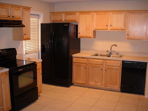 5th image of 2301 E Larkspur Dr