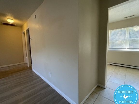 3rd image of 1504 Autumn Dr APT A