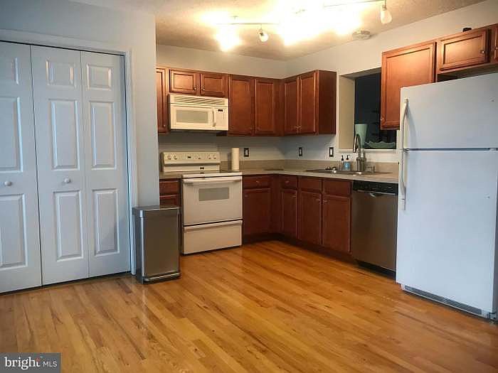 1st image of 312 Chatham Sq