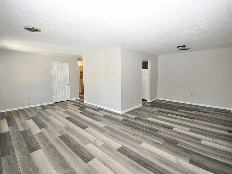 620 Oak Park Blvd #106 — Photo 27