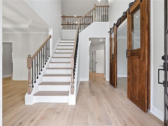 5th image of 8009 Allerton Ln
