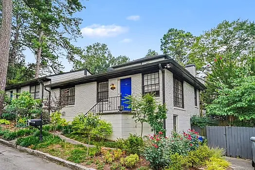 801 Piedmont Way NE — Photo 3