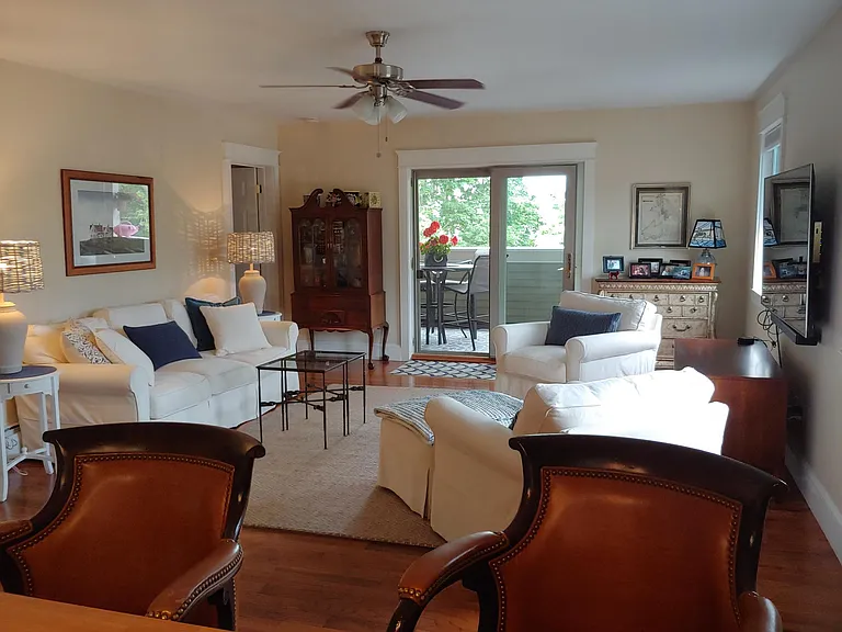 34 Mount Vernon St #5 — Photo 1