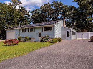 8 Leonard Dr, Southborough, MA 01772