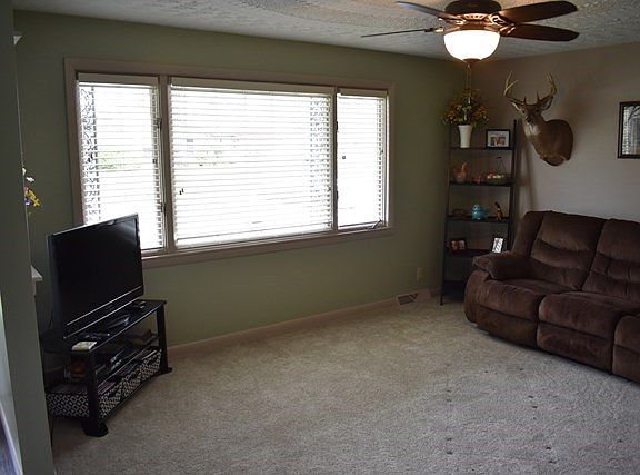 3rd image of 1238 Columbus Cir N